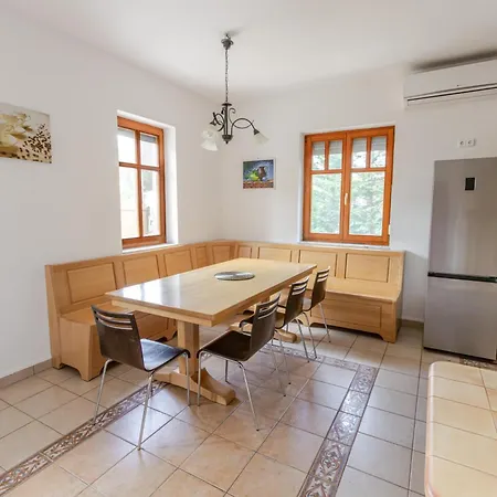 Villa Golden Bridge Deluxe - 4br, Terrace, Bar, Privat Pool, Grill, Pet Friendly