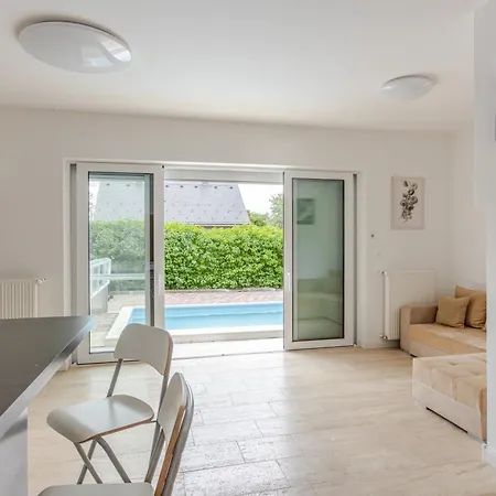 Villa Golden Bridge Deluxe - 4br, Terrace, Bar, Privat Pool, Grill, Pet Friendly *