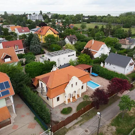 Golden Bridge Deluxe - 4br, Terrace, Bar, Privat Pool, Grill, Pet Friendly