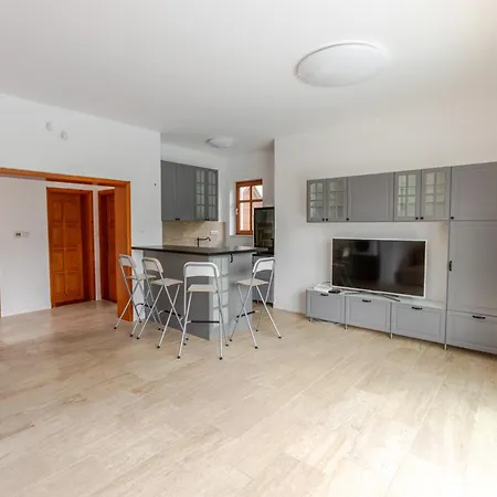 Golden Bridge Deluxe - 4br, Terrace, Bar, Privat Pool, Grill, Pet Friendly Villa