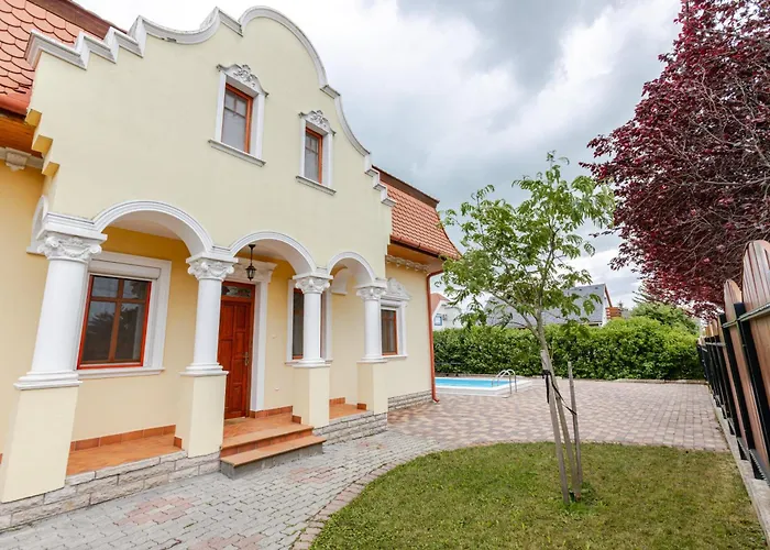 Golden Bridge Deluxe - 4br, Terrace, Bar, Privat Pool, Grill Villa Balatonfüred