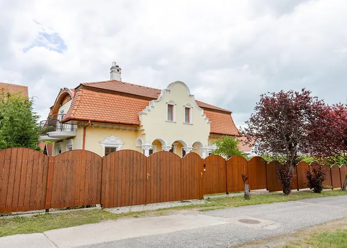 Villa Golden Bridge Deluxe - 4br, Terrace, Bar, Privat Pool, Grill *